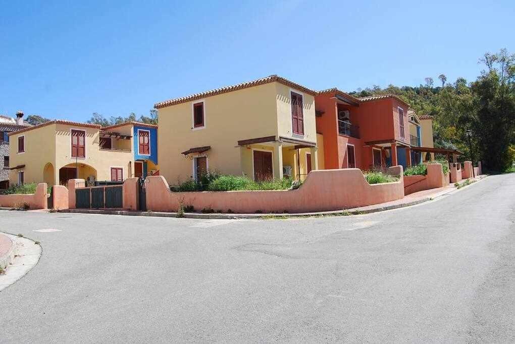 Bilocale 10 al mare con veranda Àrbatax Esterno foto