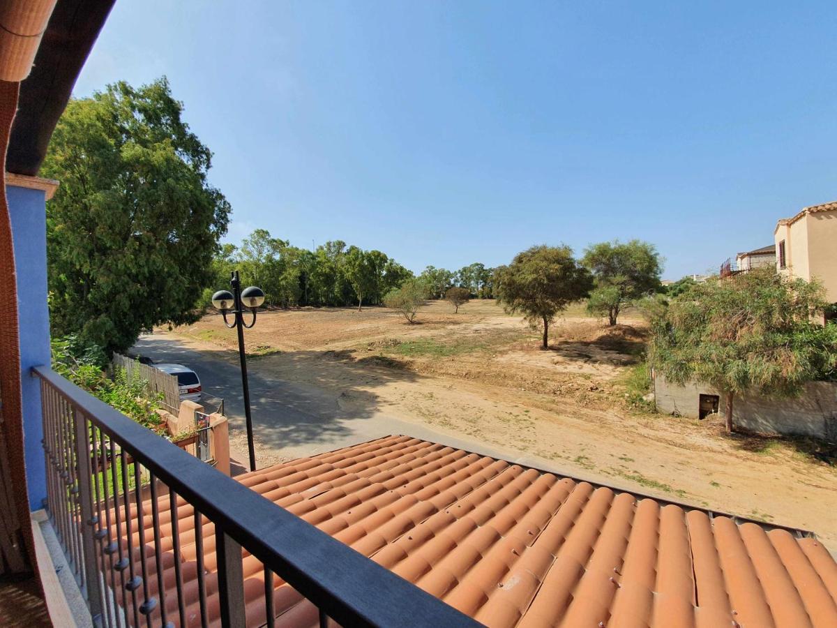 Bilocale 10 al mare con veranda Àrbatax Esterno foto